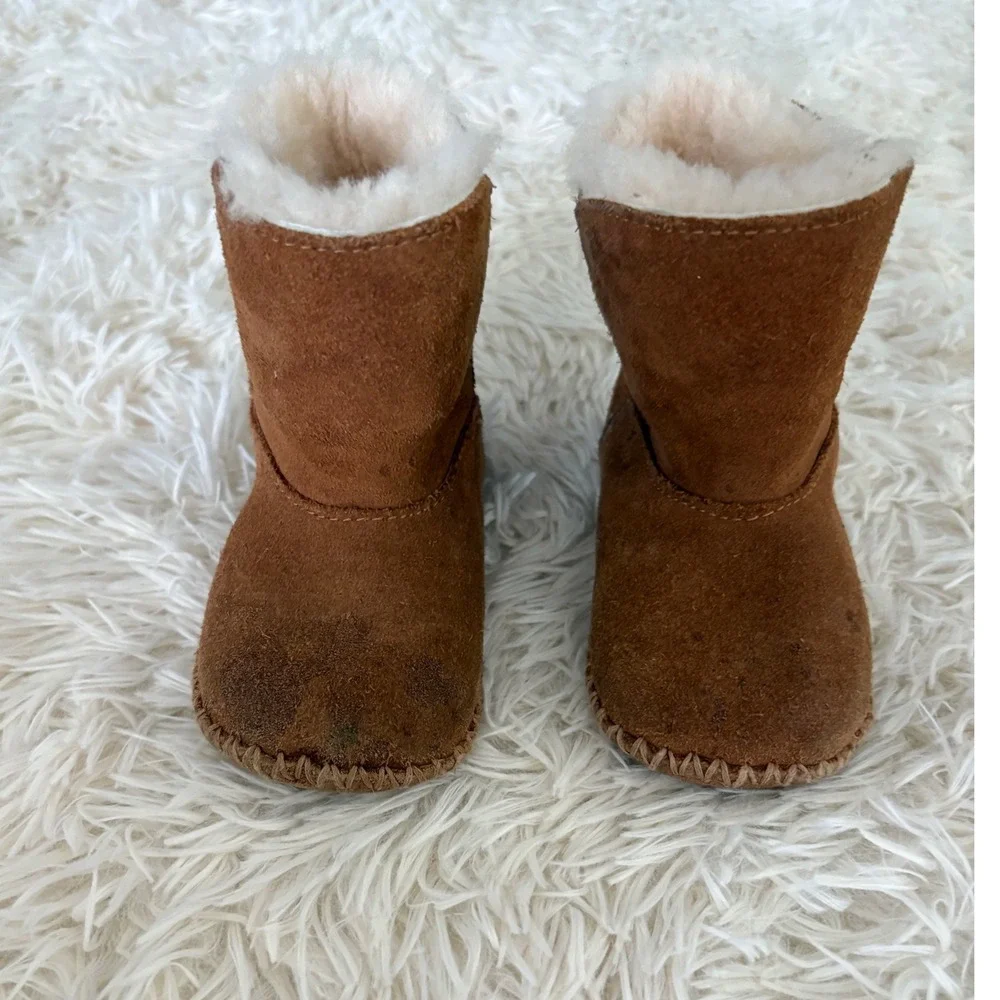 UGG Australia Brown Suede Leather Sheepskin Lined‎ Baby Infant 4/5 Boots Shoes